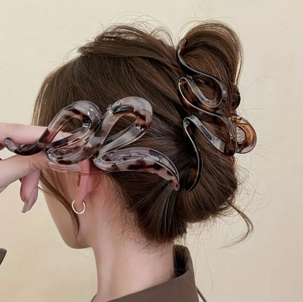 Mixed Wavy Leopard Hair Claw Clips - Stylish & Elegance - Image 2