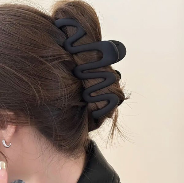 Trendy Design Melader Wavy Matte Hair Clips